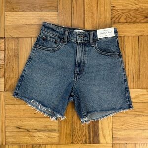 Abercrombie & Finch Denim Blue Dad Shorts size 24 and NWT